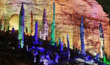 長沙出發(fā)到黃龍洞、天門山二日游