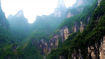 張家界國(guó)家森林公園、鳳凰古城純玩兩晚三日游