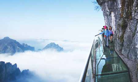 張家界國家森林公園、天子山、袁家界、金鞭溪、十里畫廊、玻璃橋、天門山、玻璃棧道兩晚三日游